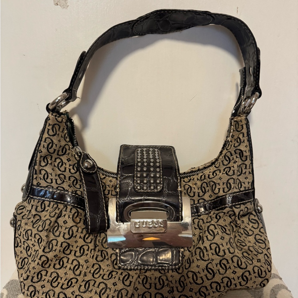 Guess Shoulder Bag